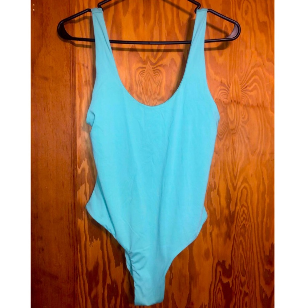 Dippin daisys swim size M never worn!!